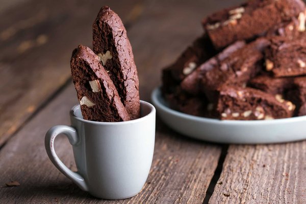 Quelle est la méthode pour faire des biscotti aux amandes et chocolat?